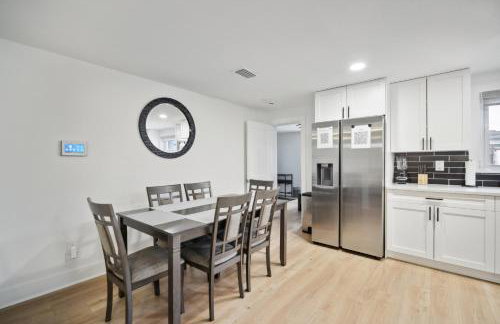 3Bd 2Ba House with Parking Laundry and Large Patio - Foto 22