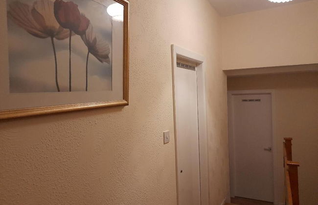 Immaculate 3-bed House in Middlesbrough With Wifi - Foto 3