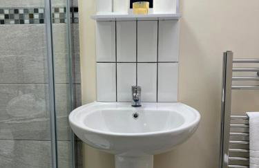 Modern Apartment Free Off Road Parking King Room Suite 10 - Foto 13