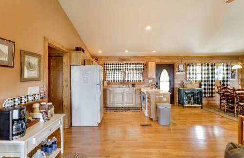 Bring a Pet! Mtn-View Bostic Retreat with Deck - Foto 11