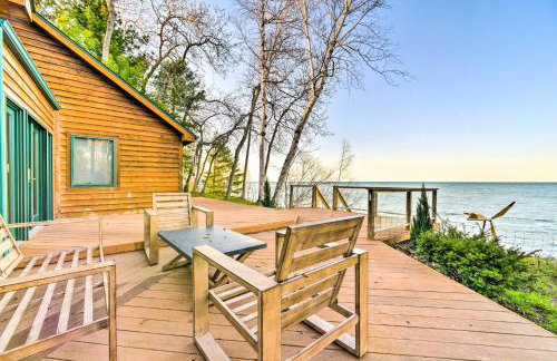 Lakefront Applegate Retreat w/ Private Beach! - Photo 1
