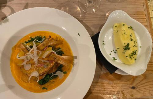 The Old Gallery - Charming Coastal Escape For Two - Photo 23