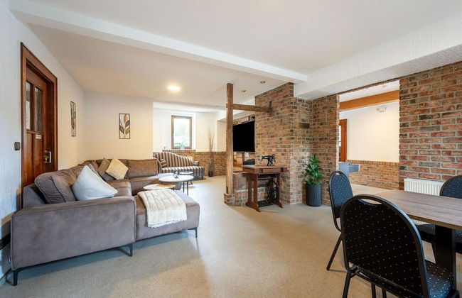 Grosse Gruppenunterkunft im Nationalpark Eifel mit Bar und Terrasse - Foto 26