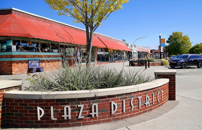 Relax in Style Clean Comfy in a Prime 1ZB - Photo 11