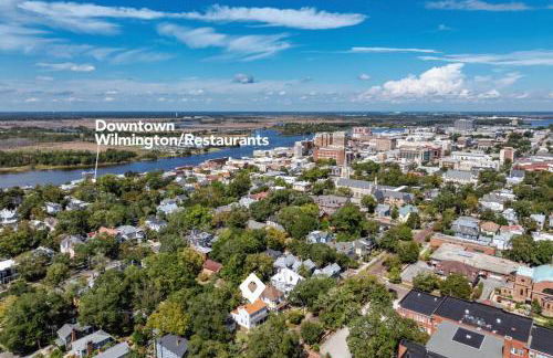 Historic 1897 Bill Murray House, DT Charm, Game Room and Parking - Foto 15