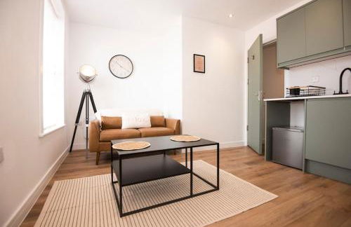 Cosy 2-Bed Apartment in Penarth Town Flat 1 - Photo 1