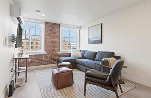 Roav Stays - J and K on Main Luxury Apartment 405 - Foto 1