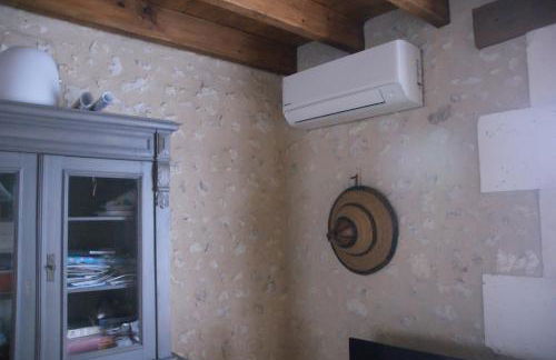 House on the hill, near Aubeterre-sur-dronne - Foto 23