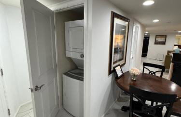 Lovely Remodeled 2bdrm Basement Home - Foto 26