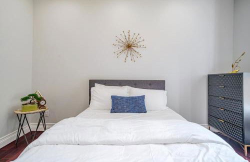 Regal 4 bed with hot tub close to Universal sleeps 15 - Foto 40