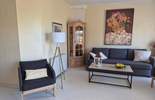 Estupendo apartamento en primera línea de playa y con vistas al mar - Foto 14