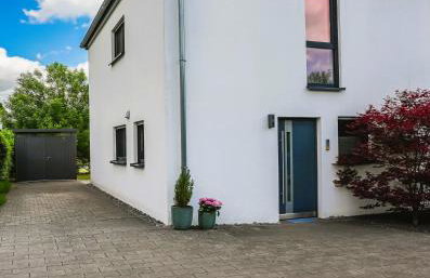 Glückshälfte - Moderne Haushälfte - XXL-Parkplatz, WLAN & Garten nahe Trier & Luxemburg - Foto 4