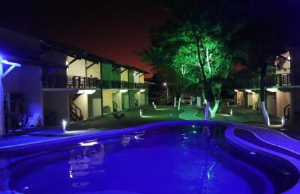 Paraíso PÉ NA AREIA no coração do Litoral Norte - FRENTE MAR - Loft projetado para que você tenha a melhor experiência em hospedagem - condomínio mais procurado da Estrada do Côco - Varanda com vista espetacular para o mar - lazer e TRANQUILIDADE - Foto 4