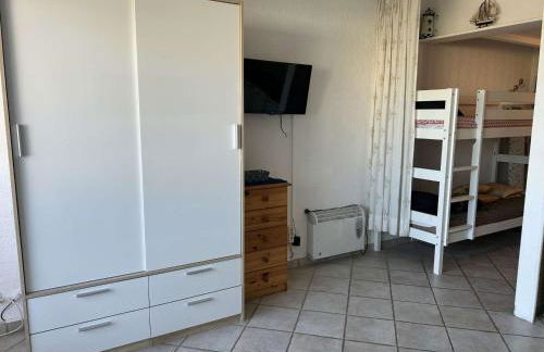 Studio Cabine Climatisé, Plage et Piscine, 4 Couchages - Port Camargue - FR-1-250-151 - Photo 3