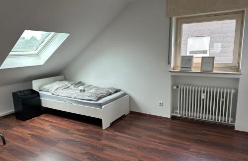 MODERN, VOLLAUSGESTATTET, GROßER PARKPLATZ, 6 ZIMMER - Foto 12