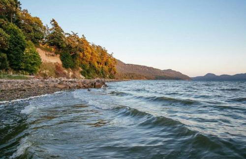 Luxe Beachfront, Hot Tub, Kayaking, Walk to Town - Foto 31