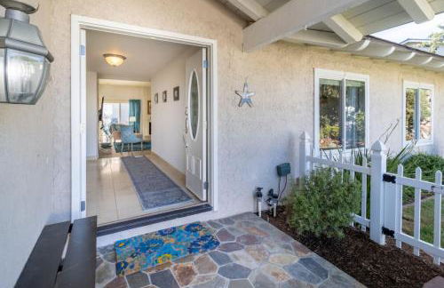 Stunning 4 Bedroom 1 Level- Pool, Spa, Grass Yard, Fire Pit, Garage, BBQ - Foto 19