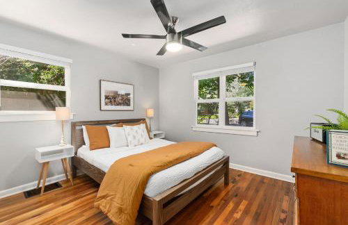 Urban Nest - Garage, Sunroom & Fenced Yard - Foto 4