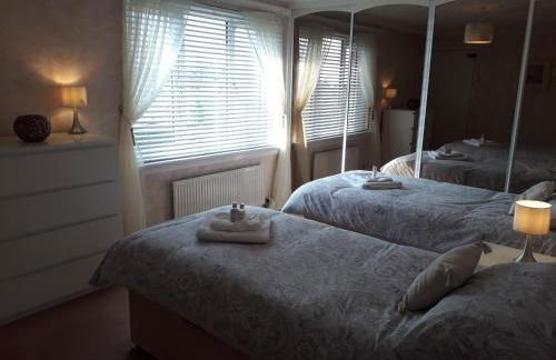 Hilltop House - Photo 4