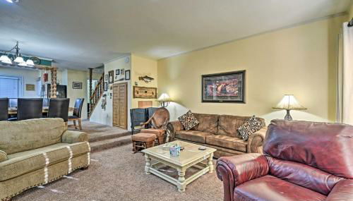 Red River Townhome with Balcony and Mtn Views! - Foto 5
