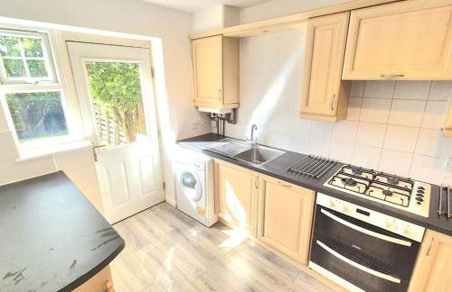 Pool, drinks and a hot tub! - Photo 13