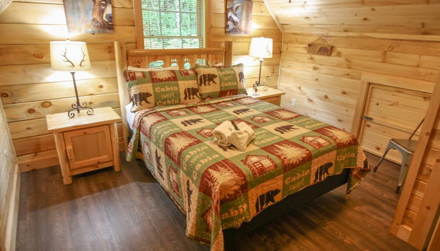 270 Black Bear 3 Bedroom Cabin by RedAwning - Foto 3, Habitación