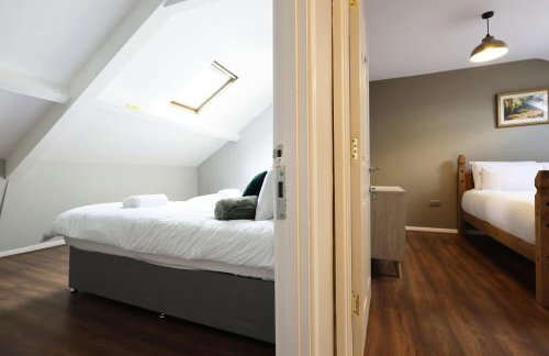 Modern Comfort 4 Bedrooms and Great Location - Foto 77