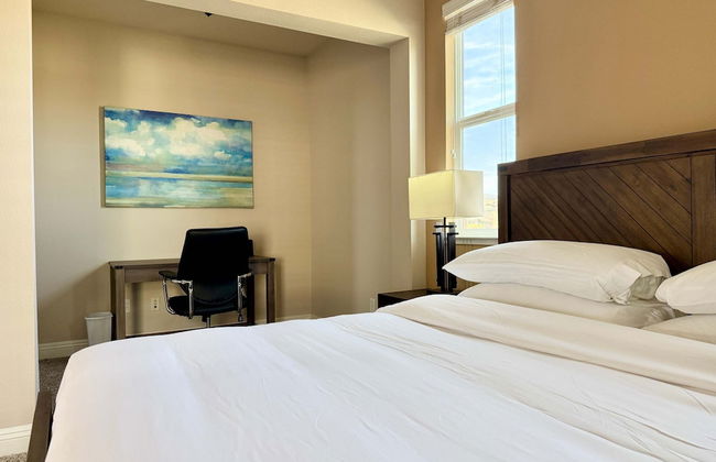 New Elegant 1BR Retreat Heated Pool Gym Sauna - Foto 12