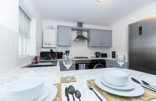 Spacious 3-Bed Home – Family Contractor Friendly - Foto 20