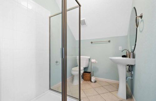 Stunning bayfront home with spacious deck and incredible Galveston Bay views - Foto 43