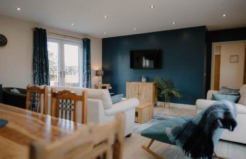 Cosy wee cottage -modern, open plan, parking, EV - Foto 2