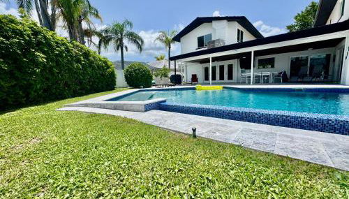 Clearwater Beach Waterfront Modern Villa 4BD 2BIG OPEN LOFT 4BT with Pool Boat Deck Sleep 15 - Foto 4