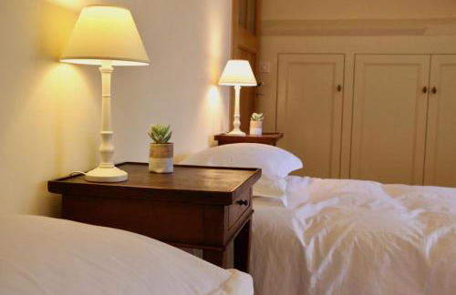 Les Perroutis - Foto 20