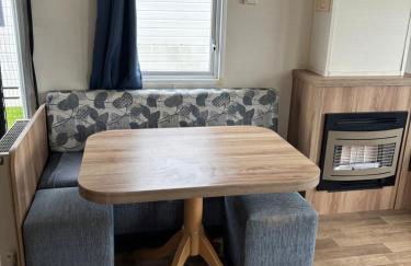 Beautiful 2 bedroom caravan , Leysdown - Foto 4