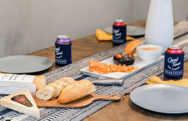 Sweet Pine Deck + Hot Tub, Cozy Modern Interior Close to Ski Resort! - Foto 58