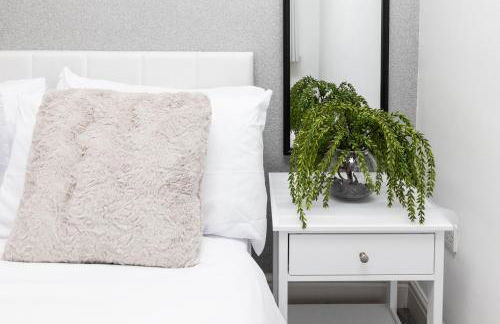 Newly Renovated Modern 3BR Home Near the River Thames - Foto 11