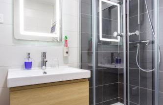 D&E - PARIS-DISNEY - HOLIDAYS APARTMENT - APPARTEMENT DE VACANCES - 5 CHAMBRES- 5 SDB - 5 BEDROOMS - 5 BATHROOMS - Netflix - Foto 25