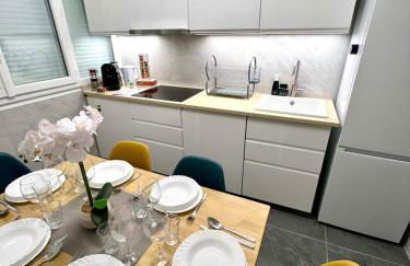 PARIS-MONTROUGE Magnifique appartement- très cosy pour 1 - 6 personnes refait à NEUF -ENTIRE APARTMENT LUXURIOUS AND WARM -Montrouge Paris 14ème - Proche Aéroport Orly Parc Expositions Porte de Versailles FREE WIFI GRATUIT - Foto 11