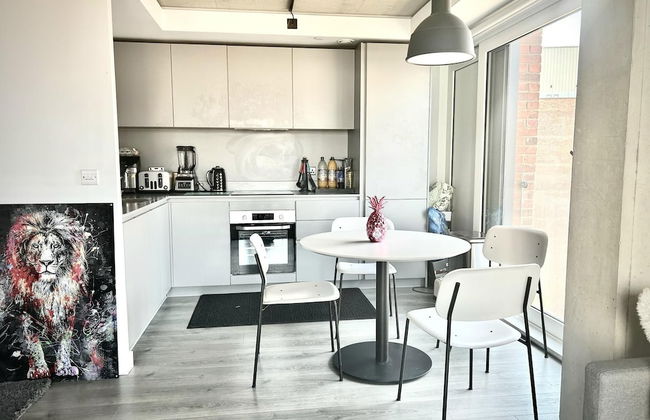 Captivating 2-bed Skyview Apartment in Leeds - Foto 22