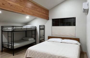 LUXE Hyak Retreat with Sauna, Hot Tub, Game Room, 6BR - Foto 45