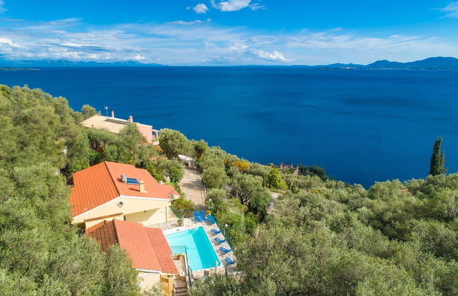 Sofia Large Private Pool Walk to Beach Sea Views A C Wifi Car Not Required - 1552 - Photo 2