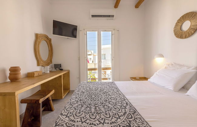 Parosquare Central Suites - Photo 6