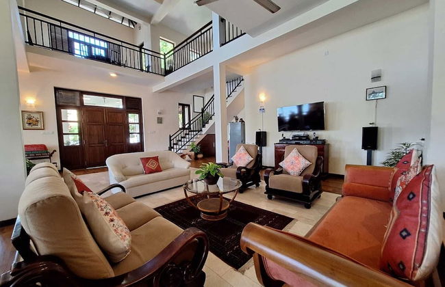 MYH - Lake Front Pvt Villa - Photo 6