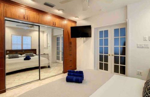 STEPS FROM THE BEACH, BEST LOCATION, 2 BDRM 2 BTH - Foto 34