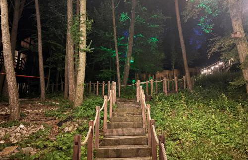 Na Skraju Lasu Domek na Drzewie & Glamping - Foto 71