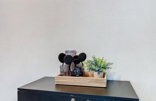 Be Our Guest! 1 Bedroom Condo Near Disney Parks! - Foto 11