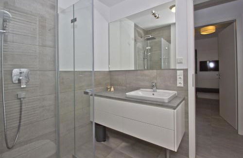 eigene Sauna, moderne Ferienwohnung in Wassernähe mit Meerblick - Ferienwohnung Heimathafen, gratis Nutzung vom AHOI Erlebnisbad und Sauna in Sellin - Foto 14