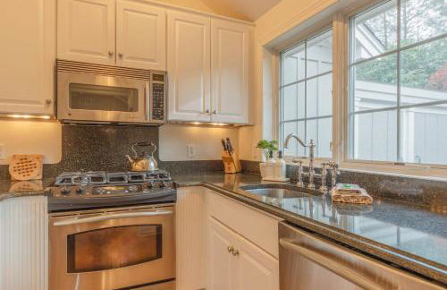 The Gardens - Lily - Walking Distance to Douglas Beach - Foto 9