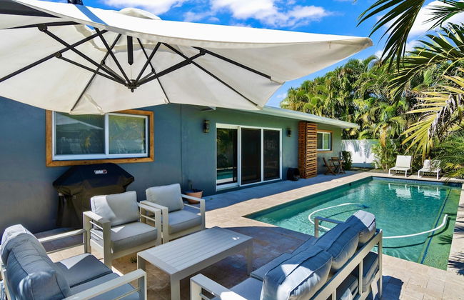 Beach Bliss 10 Mins to Waves 3BR Oasis With Pool - Foto 7