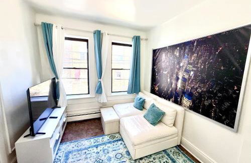 7-14 mins to Times Square, Rare unit! - Foto 1